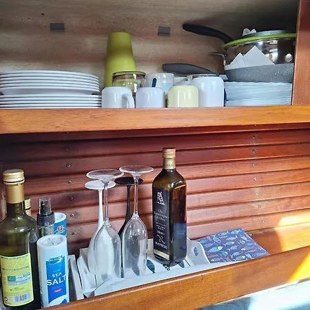 Hotel en barco House Boat